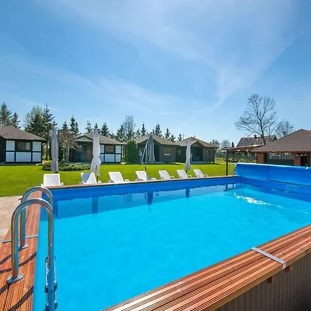 Dom wakacyjny Family Homes, Pool, Large Garden *