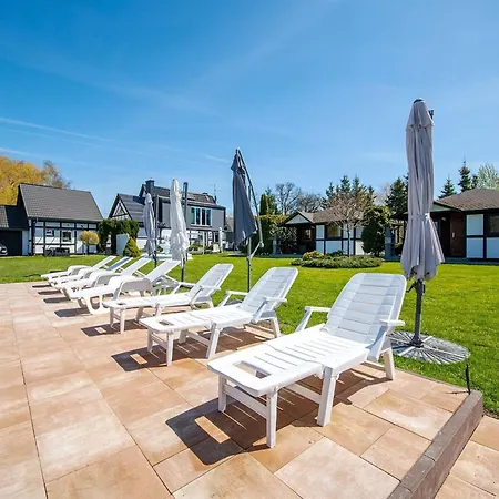 Family Homes, Pool, Large Garden